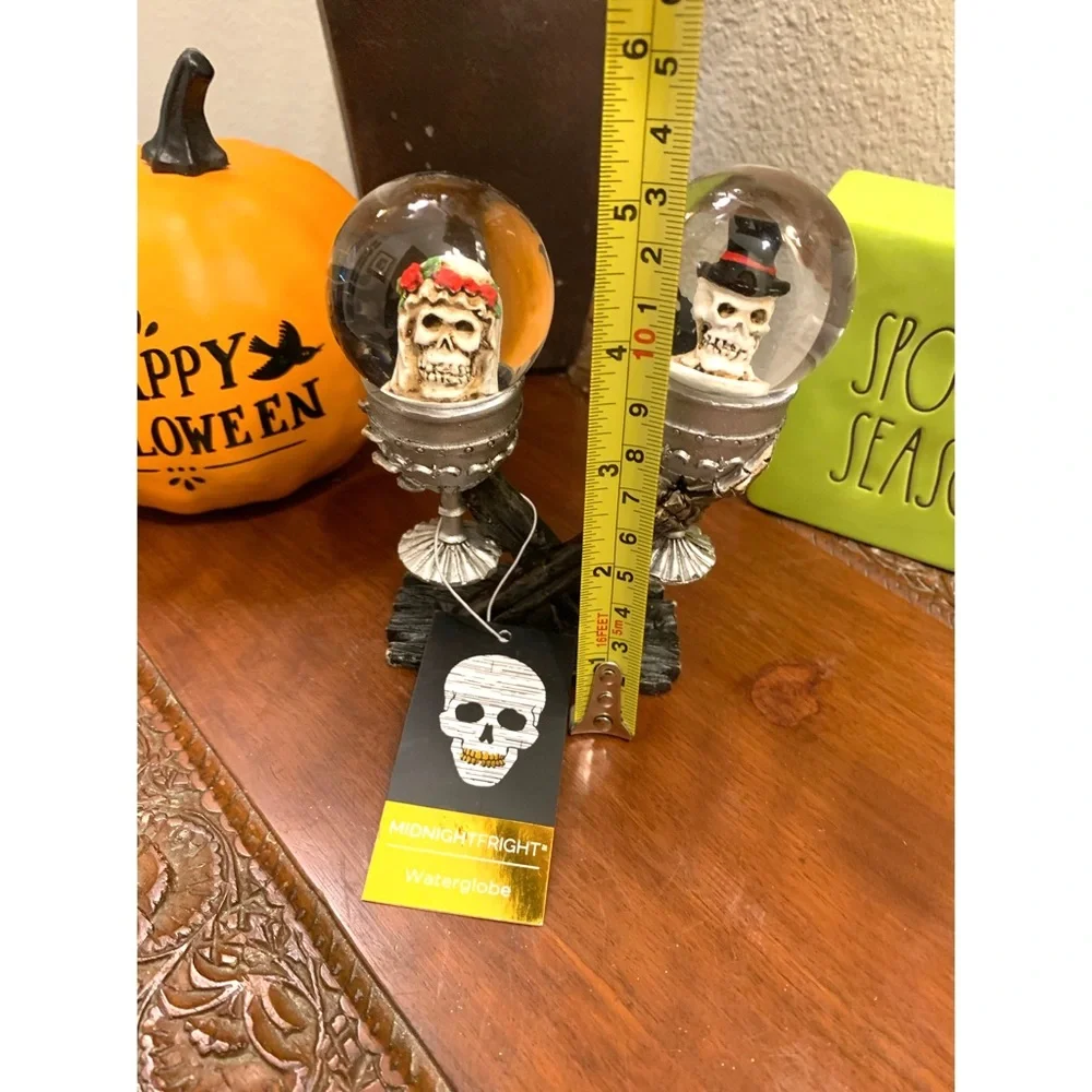 ☠️ DAY OF THE DEAD GOTHIC HALLOWEEN CATRIN & CATRINA WATER GLOBES WITH BATS - Picture 6 of 9